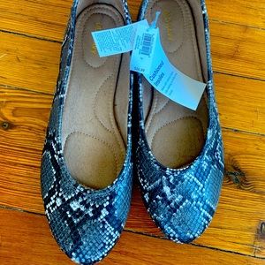 Old navy snake skin slipons!